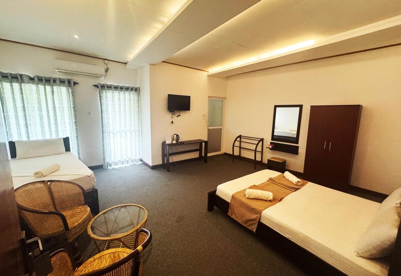 Nico Lagoon Hotel نيجومبو المظهر الخارجي الصورة