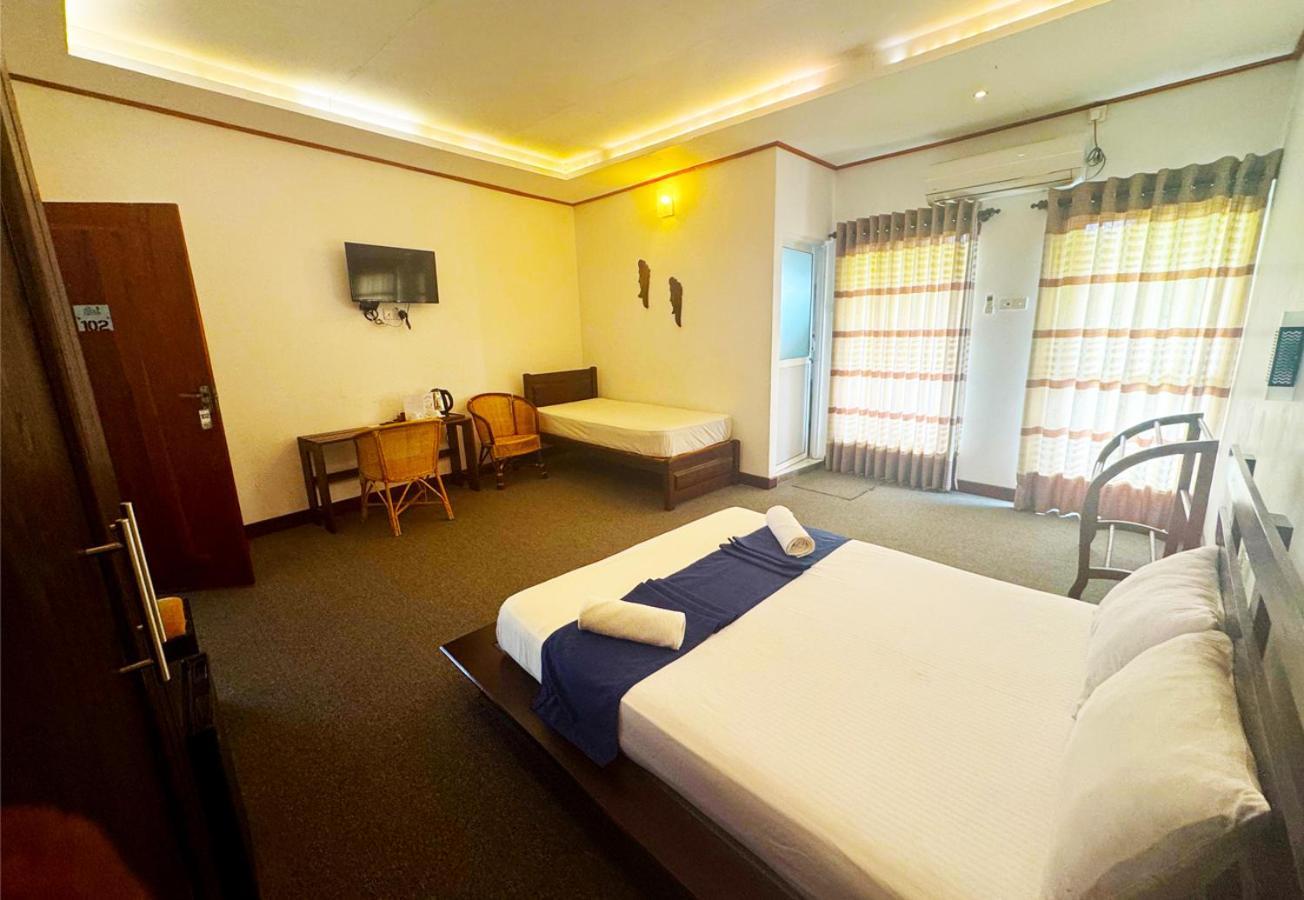 Nico Lagoon Hotel نيجومبو المظهر الخارجي الصورة
