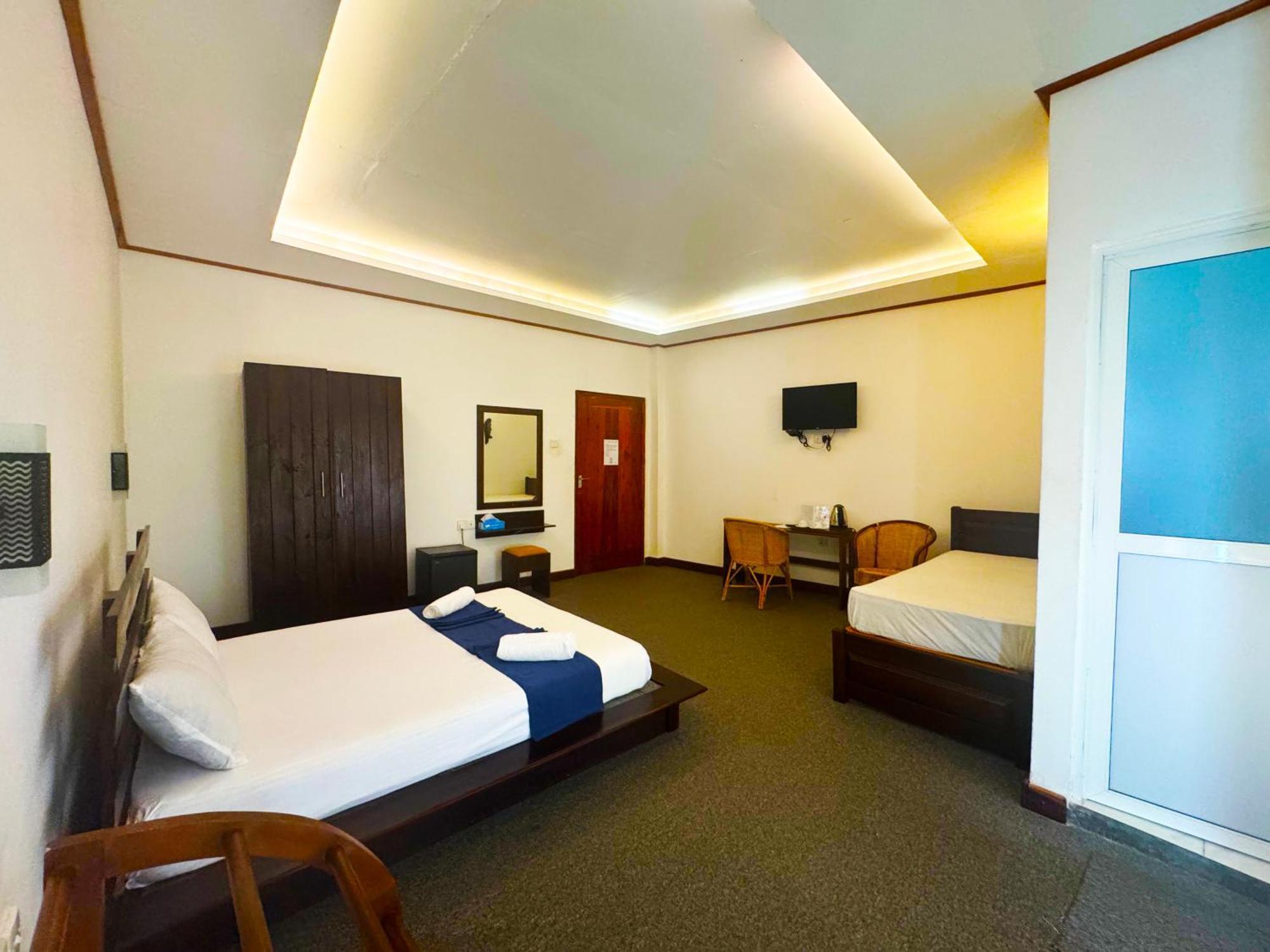 Nico Lagoon Hotel نيجومبو المظهر الخارجي الصورة